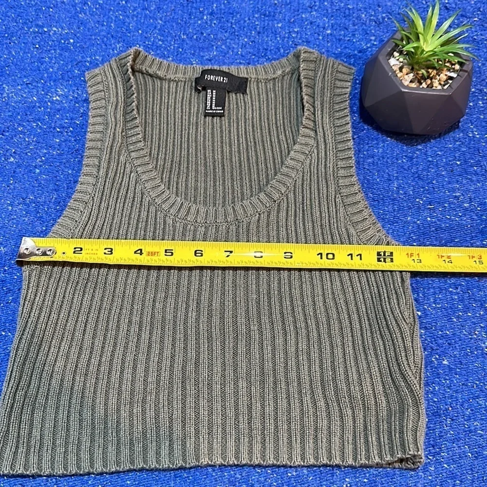 Forever 21 green crop top size M - Picture 3 of 6